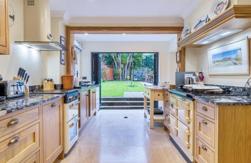 St Ives Casa | High quality detached house with parking St. Ives