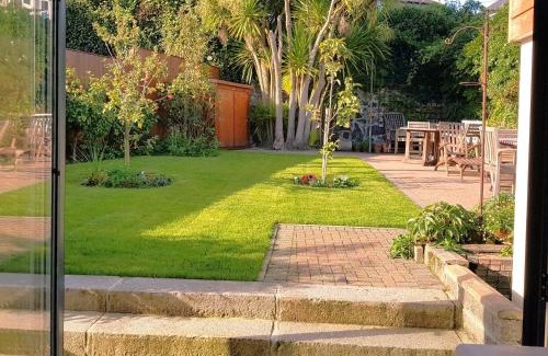 St Ives Casa | High quality detached house with parking St. Ives