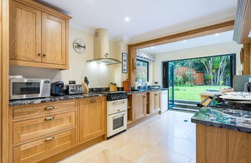 St Ives Casa | High quality detached house with parking St. Ives