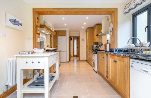 St Ives Casa | High quality detached house with parking St. Ives