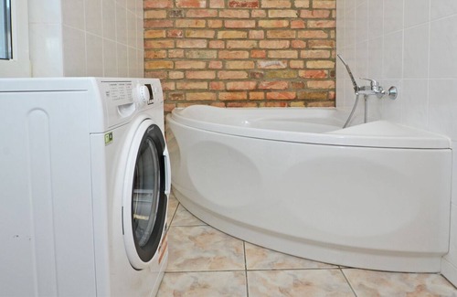 Katschow Casa | High-quality furnished DHH in a quiet location, with terrace, WiFi and parking space.