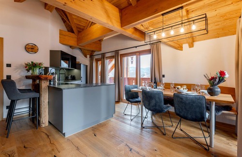 Mariapfarr Apartamento | High-quality penthouse with sauna