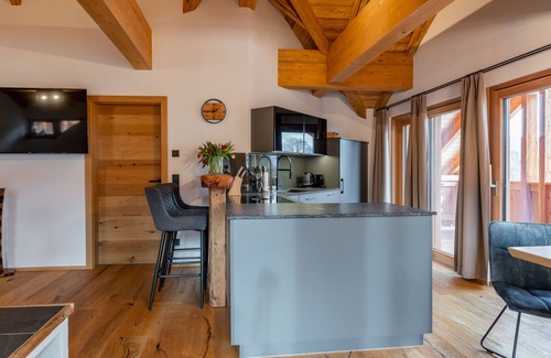 Mariapfarr Apartamento | High-quality penthouse with sauna