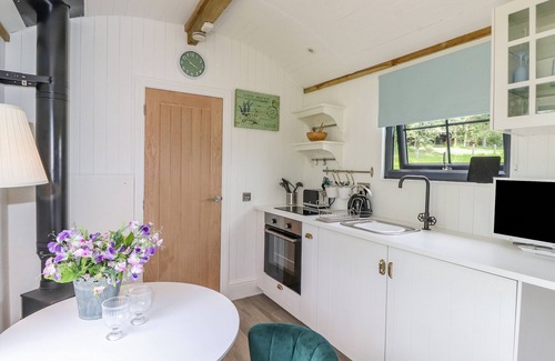 Hayton Cabaña | HIGH RIGG SHEPHERD'S SUNRISE, pet friendly in Brampton, Cumbria