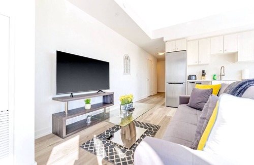 Kitchener Apartamento | High Rise 1BR Building w Gorgeous Views
