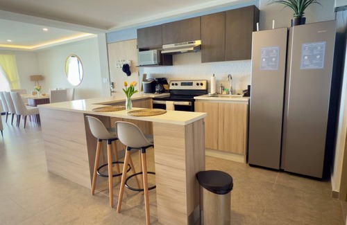 Llano de Los Patos Condominio | High Rise Beachfront Condon -Stay@Valentino-
