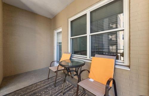 Downtown Atlanta Casa | High Rise Studio - Stunning Views - Walking Ease