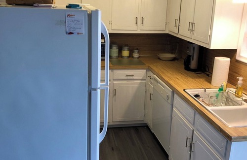 Southmont Casa | High Rock Lake Cozy Lakefront Cottage - 3 Bedroom / 2 Baths