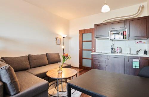 Prague 9 Apartamento | High-Sky O2 arena Apartment with garage parking and AC