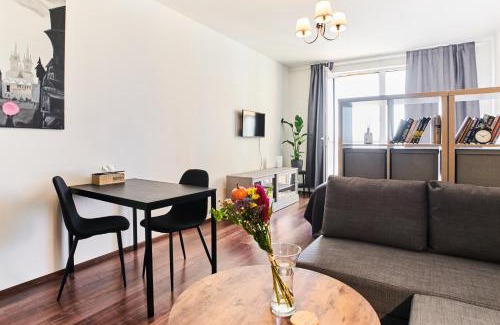 Prague 9 Apartamento | High-Sky O2 arena Apartment with garage parking and AC