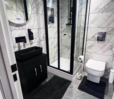 Peterborough Apartamento | High Spec Apartment On London Road by REO Homes