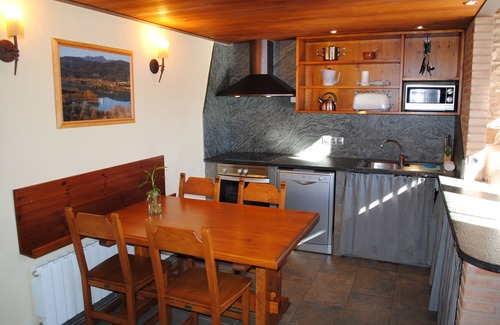 Mata Casa | Alojamiento de calidad con piscina privada, a sólo 2 km. del Lago de Banyoles.