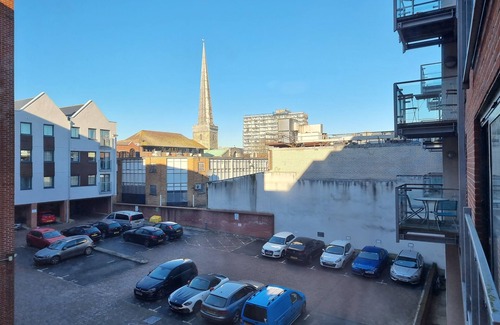 Southampton City Centre Apartamento | High Street 2 BR Apartment - King Bed | Wise Stays