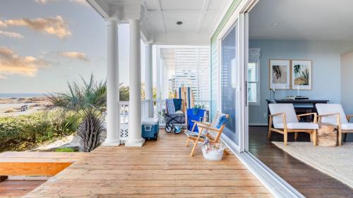 Ocean Point Casa | High Tide By AvantStay Incredible Beach Front Home w Pool