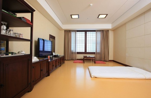 Sabuk Complejo | High1 Grand Hotel Main Tower