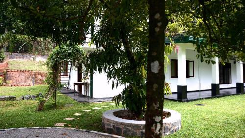 Yatinuwara Cama Y Desayuno | HighgardenHideaway Bunglow