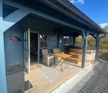 Lewiston Chalet De Esquí | Highland cabin - relaxing hot tub