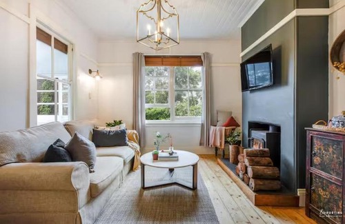 Leura Casa | Highland Cottage- Modern Country Life at Leura