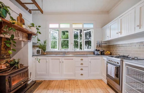 Leura Casa | Highland Cottage- Modern Country Life at Leura