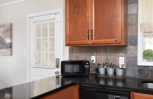 Birmingham Casa | Highland Drive Hideaway