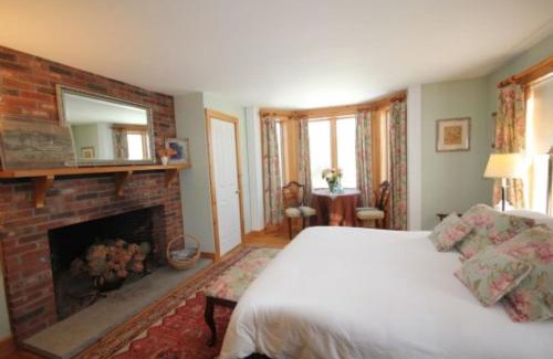 East Andover Cama Y Desayuno | Highland Lake Inn