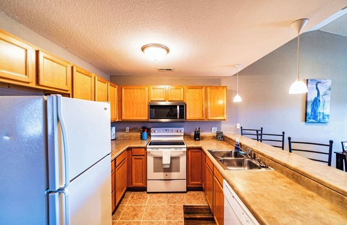 Lake Ozark Condominio | Highland Lake View – Incredible Location!