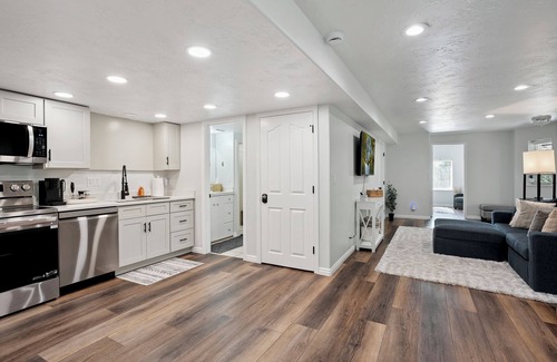 South Ogden Casa | Highland Retreat-Modern Mother in Law Suite Near Ogden