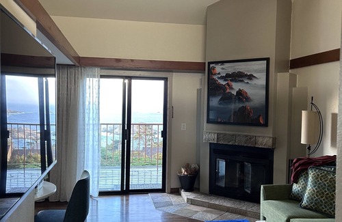 Carmel Highlands Cabina | Highlands Inn, minutes to Pebble Beach, Concours d'Elegance & Carmel by the Sea