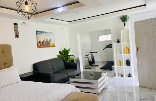 Harare East Cabina | Highlands Lodges and Apartments