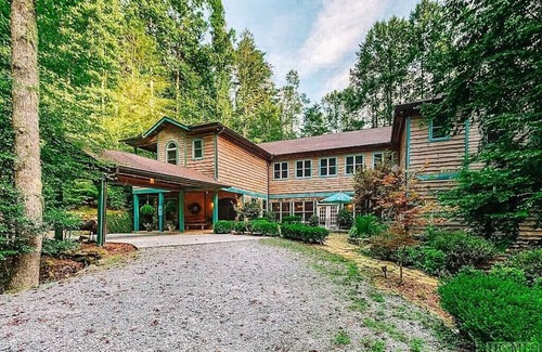Scaly Mountain Casa | Highlands Retreat 7 Suite Mountain Home