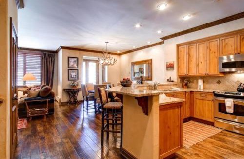 Highlands Townhomes Apartamento | Highlands Slopeside 200 by East West Hospitality