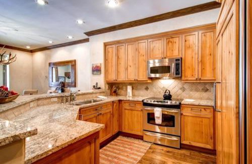 Highlands Townhomes Apartamento | Highlands Slopeside 200 by East West Hospitality