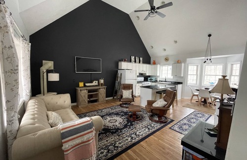 Cedar Chalet De Esquí | Highly rated 3 Bed,3 Bath, 0 cleaning fee dog friendly additional daily fee.