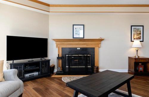 Chestnut Springs Casa | Highridge Court 24 with Wintergreen Advantage