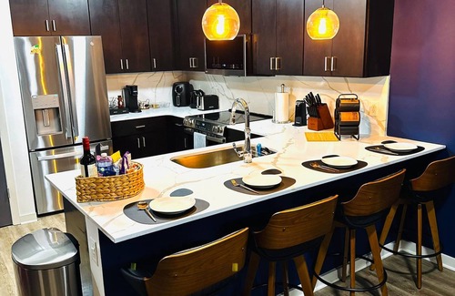 Midtown Apartamento | Highrise Balcony Rooftop Pool Gym Free Parking