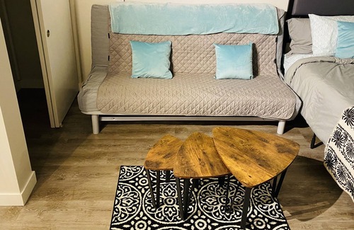 Southcenter Apartamento | Highrise Studio w/ views and nearby shopping