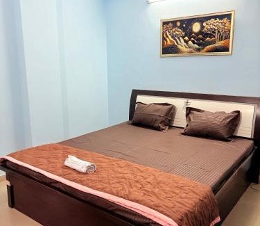 Vaishali Nagar Apartamento | Highway access 2BHK, Trendy decor, VR & other water parks
