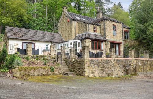 Hoylandswaine Casa | Highwood Lodge