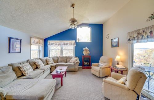 Rosedale Casa | Hike and Picnic at Group Getaway in Rosedale!