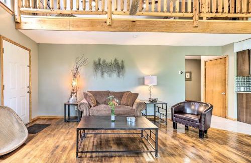 Zoe Casa | Hike and Zip-Line Red River Gorge Cabin with Hot Tub!