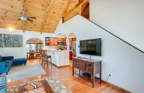 North Upper Truckee Casa | Hike, Boat and Ski South Lake Tahoe Home