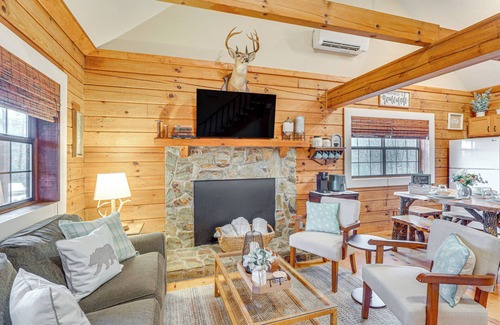 Hayesville Cabina | Hike, Boat & Explore: Mtn-View Hayesville Hideaway