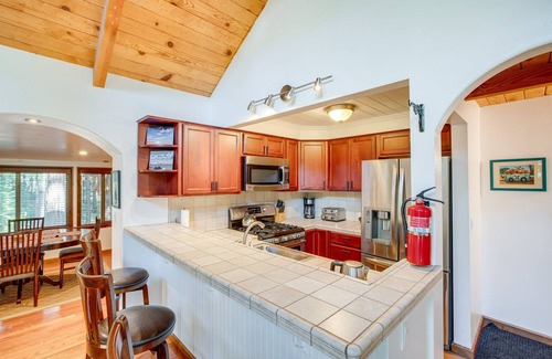 North Upper Truckee Casa | Hike, Boat & Ski: South Lake Tahoe Home