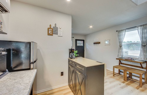 Tyler Cabina | Hike & Explore: 60-Acre Outdoor Retreat in Tyler!