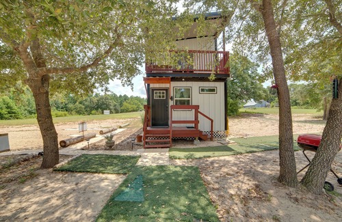 Tyler Cabina | Hike & Explore: 60-Acre Outdoor Retreat in Tyler!