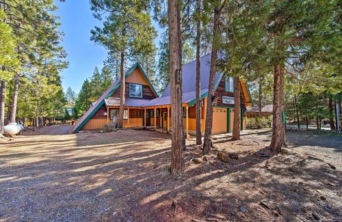Trinity Center Cabaña | Hike & Fish, < 1 Mi to Trinity Lake: Rustic Cabin!