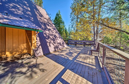 Trinity Center Cabaña | Hike & Fish, < 1 Mi to Trinity Lake: Rustic Cabin!