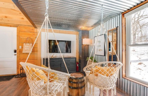 East Ryegate Casa | Hike, Fish and Boat Waterfront Cabin in Ryegate!