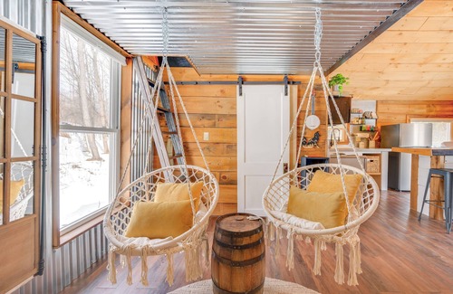 Woodsville Cabina | Hike, Fish & Boat: Waterfront Cabin in Ryegate!