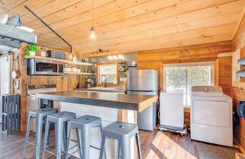 Woodsville Cabina | Hike, Fish & Boat: Waterfront Cabin in Ryegate!